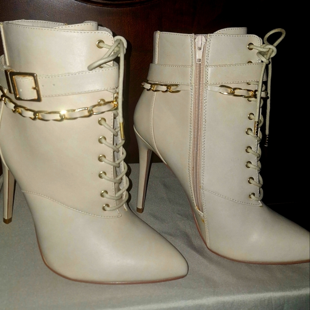 Shoes - Picture 3 of 4